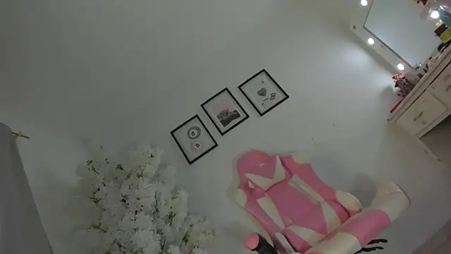 dayanis_latin webcam