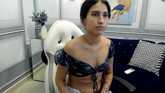 maya_jonnes18 webcam