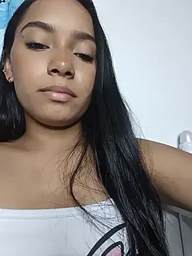 Leilaplus0s webcam