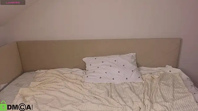 Nicea_Harrison webcam
