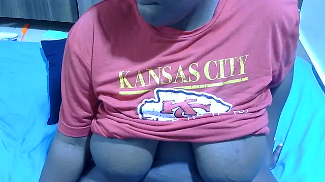 RawHoneyXO_ webcam
