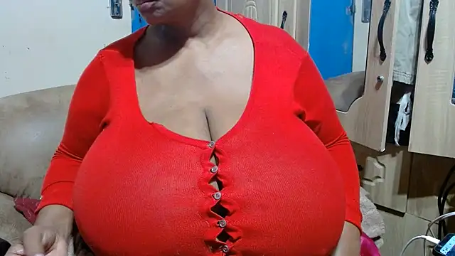 CUTEFIRMMELONSS webcam
