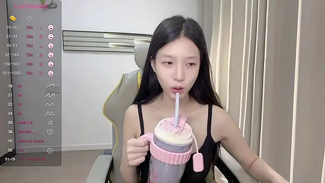 yy-1314 live cam on StripChat