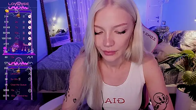 AnyaTaylor_ webcam