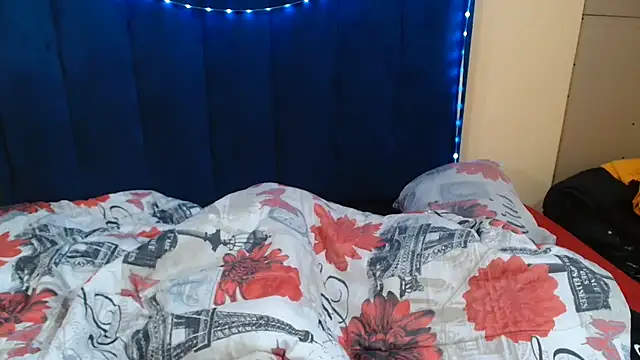 HotCreamyTea webcam
