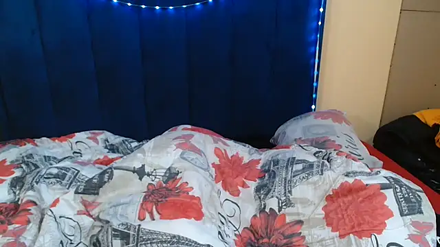 HotCreamyTea webcam