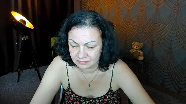 IrissMoon live cam on StripChat