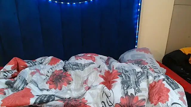 HotCreamyTea webcam