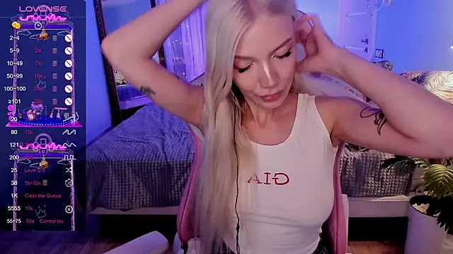 AnyaTaylor_ webcam