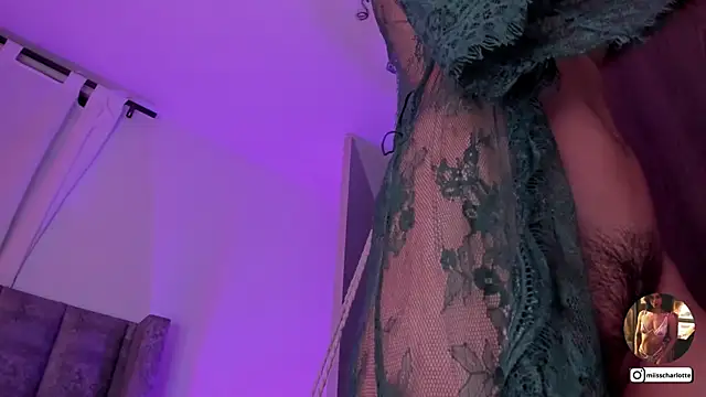 miss__charlotte7 live cam on StripChat