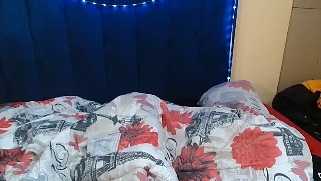 HotCreamyTea webcam