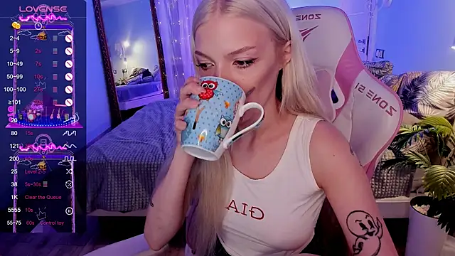 AnyaTaylor_ webcam