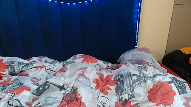 HotCreamyTea webcam