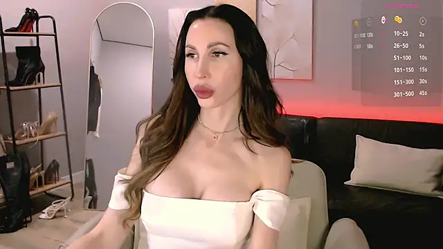 Ella_Sea live cam on StripChat