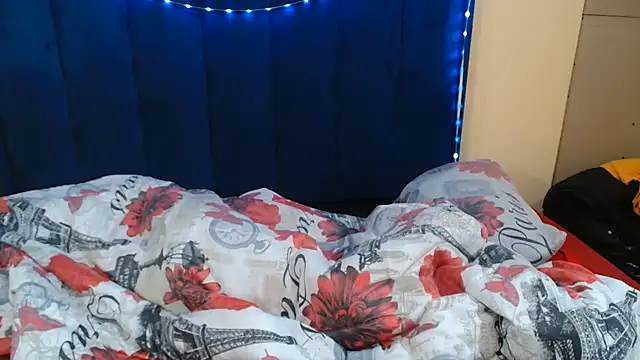 HotCreamyTea webcam