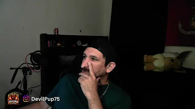 DevilPup75_ webcam
