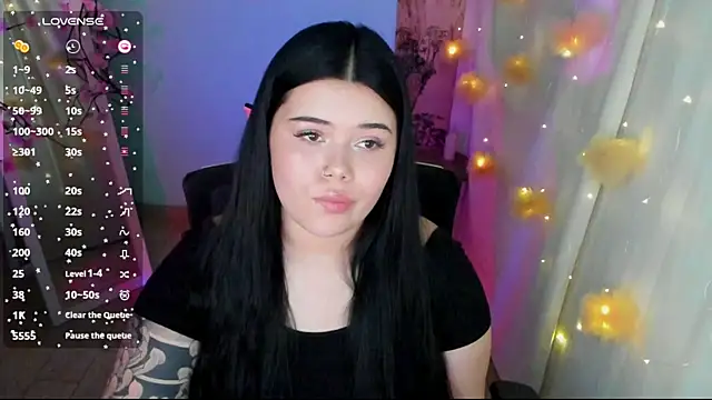 Mona_Esty webcam