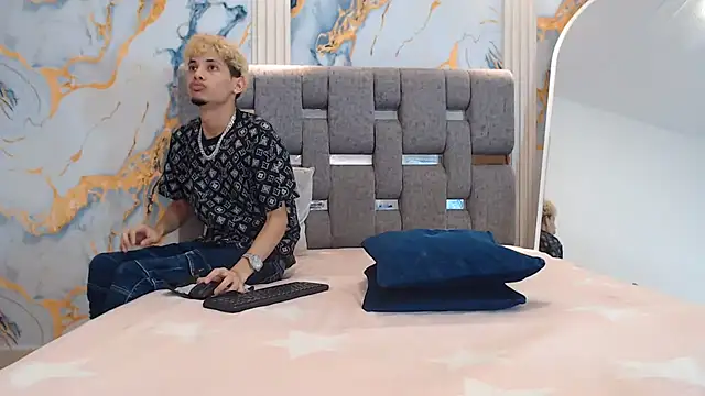 YOUNG_BOYS_HELL webcam
