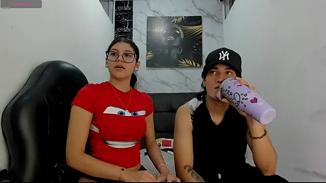 sweetauracouple webcam