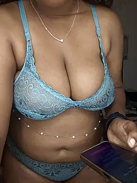 sluttyzoya webcam