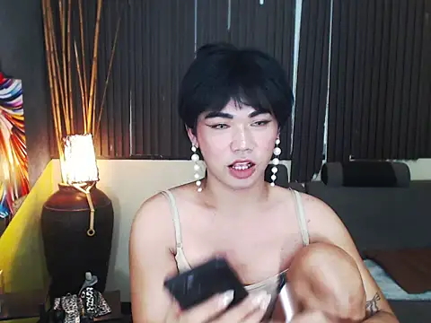 Foxybitch_megan webcam