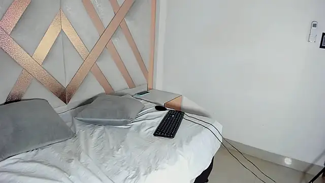 mila_evanss webcam