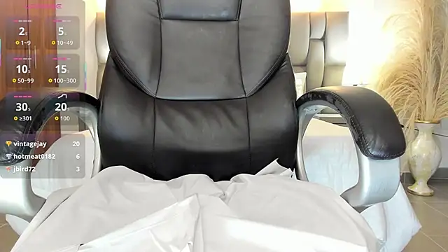 Natasha_Kiim_ webcam