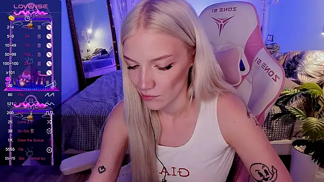 AnyaTaylor_ webcam
