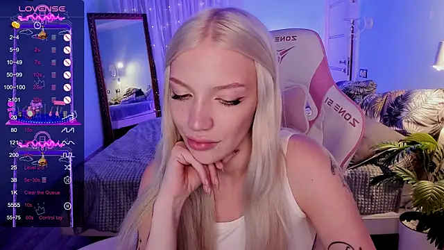 AnyaTaylor_ webcam