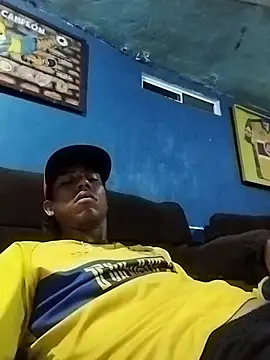 AlexAlejandro13 webcam