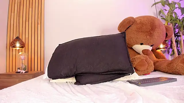 REINA_ADAHARA webcam