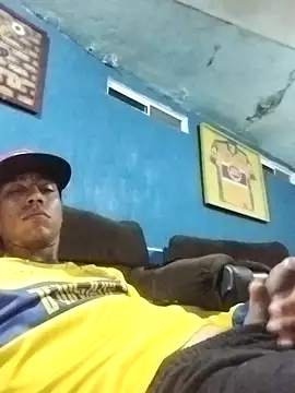 AlexAlejandro13 webcam