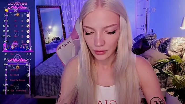 AnyaTaylor_ webcam