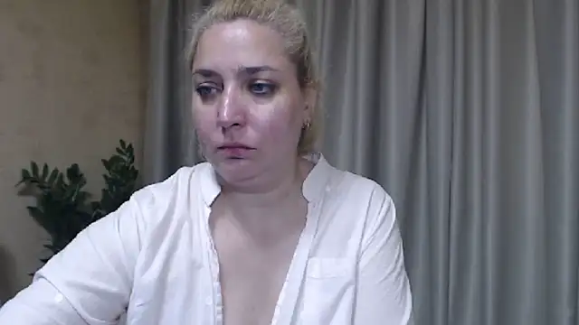 sweetpussy13 webcam