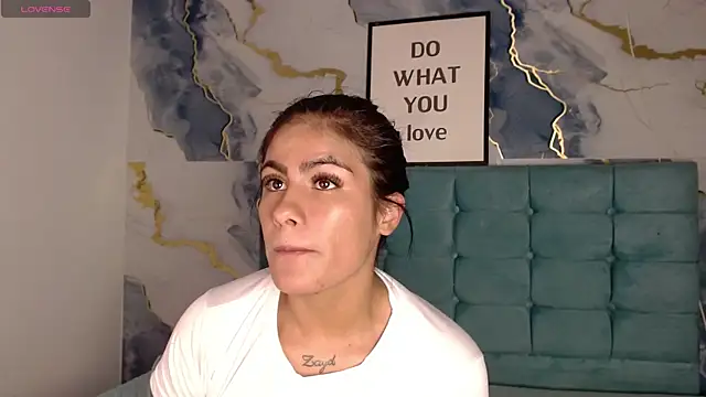 ailyngg Live Web Cam Show