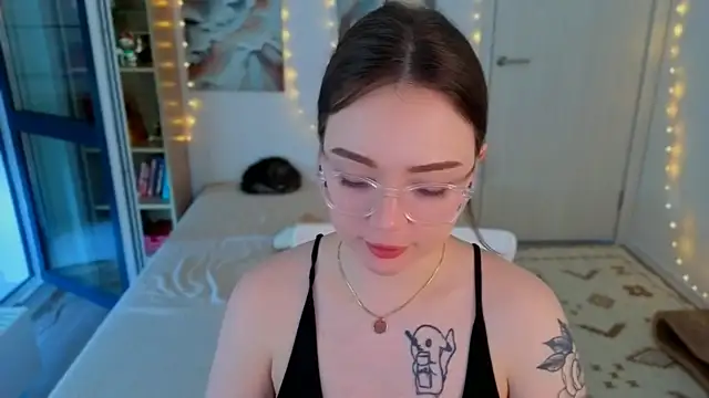 MilenaSaint webcam