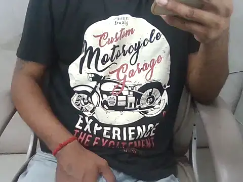 Aloneisbest webcam