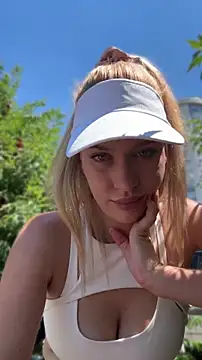 KikiWatson webcam