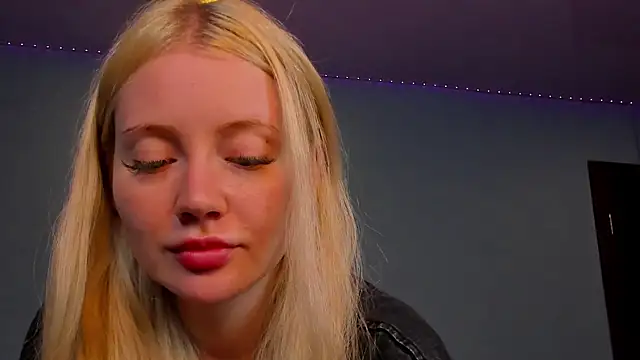 Lillie_Berry webcam