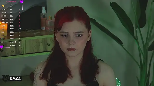 Nora__Ray webcam