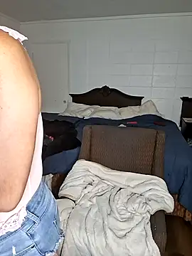 Goldenndoll webcam