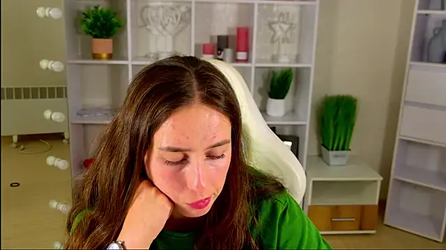 NadinnL webcam