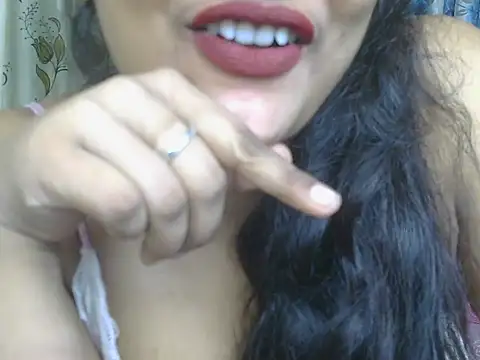 Wow-ruchi live cam on StripChat
