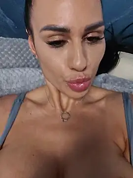 sexy chat room KatiaDivine