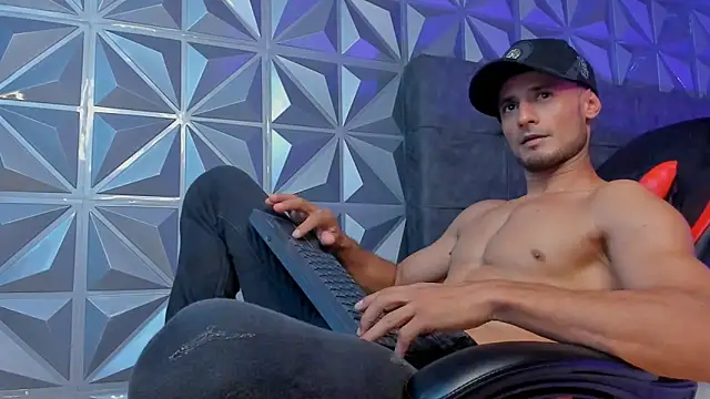 Adonys_Lewis_