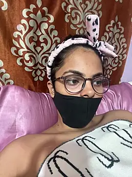 Sandhya_77 webcam