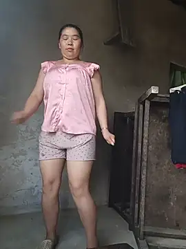 quynhkoolbae webcam
