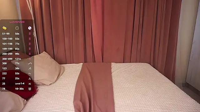 EarlieMominee webcam