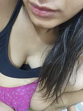 CuteSarikaLIVE live cam on StripChat