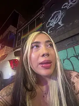 ManuelaVeeleez Live Web Cam Show